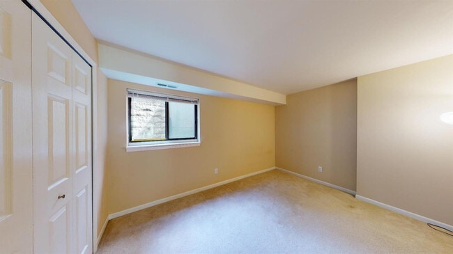 Building Photo - 275 Briarcrest Dr