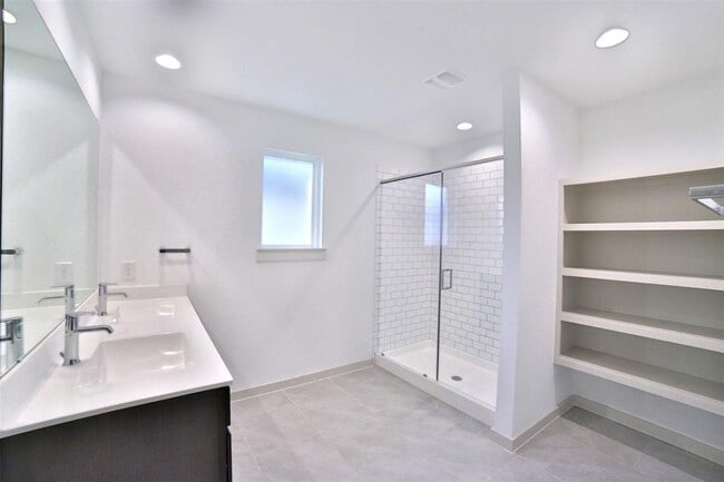 Building Photo - 3810 Lila Lake Ln