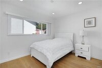 Building Photo - 22335 Kittridge St