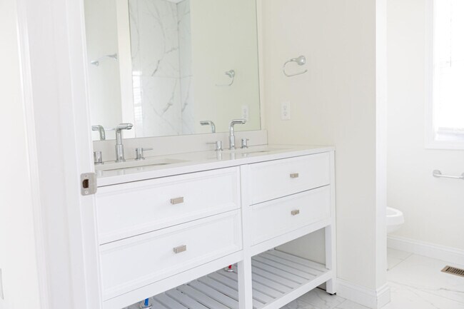 Building Photo - 3013 Silver Charm Ct