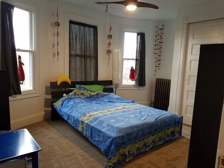 2nd (Middle) Bedroom - 4530 9th St NW
