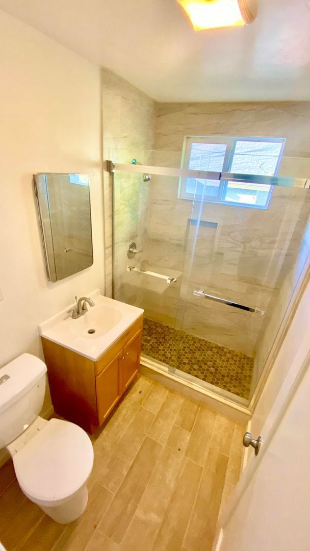 Building Photo - Explore this attractive property in Delano...