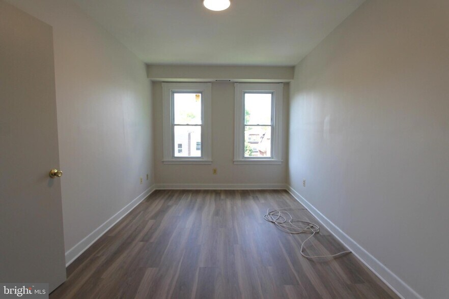 Building Photo - 437 W Hansberry St