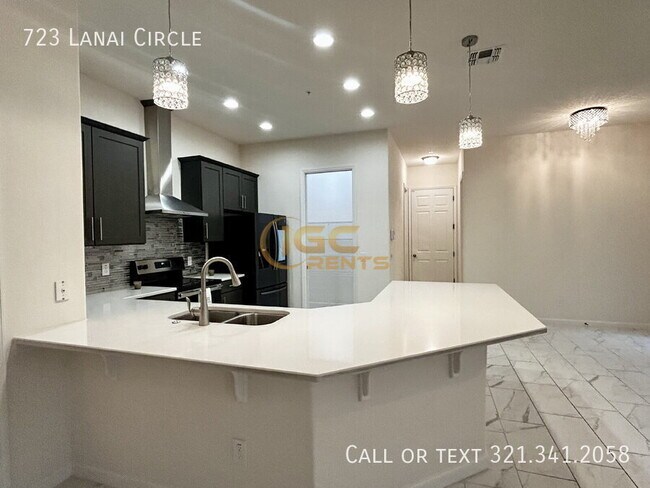 Building Photo - 723 Lanai Cir
