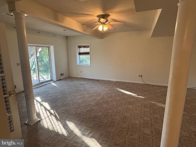 Building Photo - 7536 Pinewild Rd