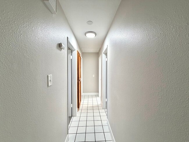 Building Photo - 10784 Cochiti Rd