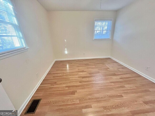 Building Photo - 1002 Level Creek Rd