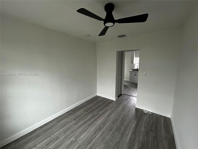 Building Photo - 4429 SW 21st St