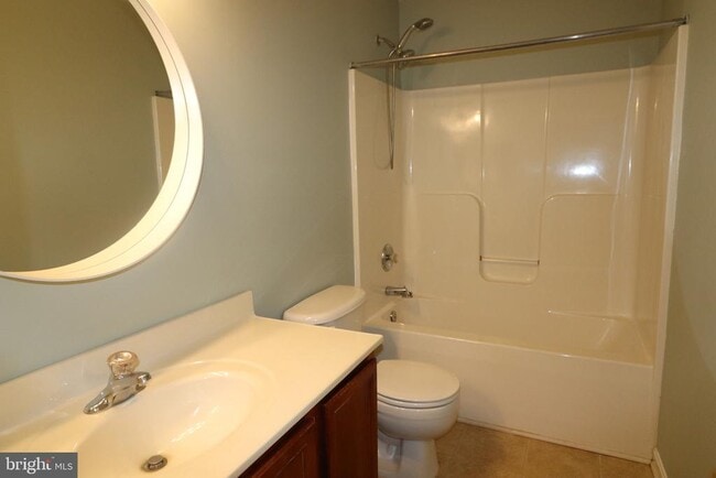 Building Photo - 104 Stingray Ct