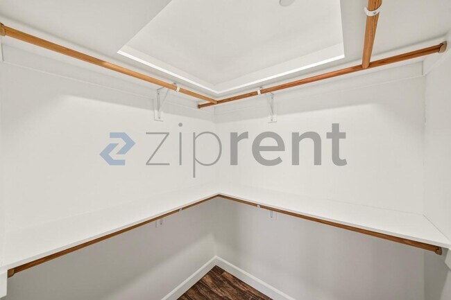 Building Photo - 1421 Astoria Pl