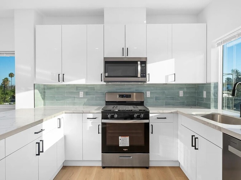 Building Photo - 5661 Campanile Way