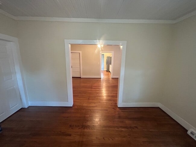 Building Photo - 1506 Charlton St