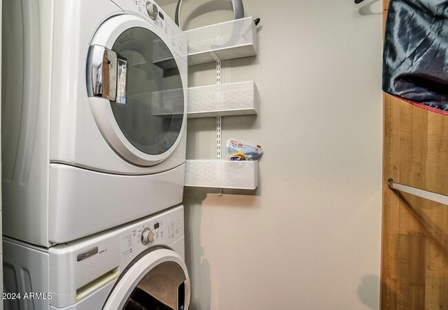 Building Photo - 4020 N Scottsdale Rd