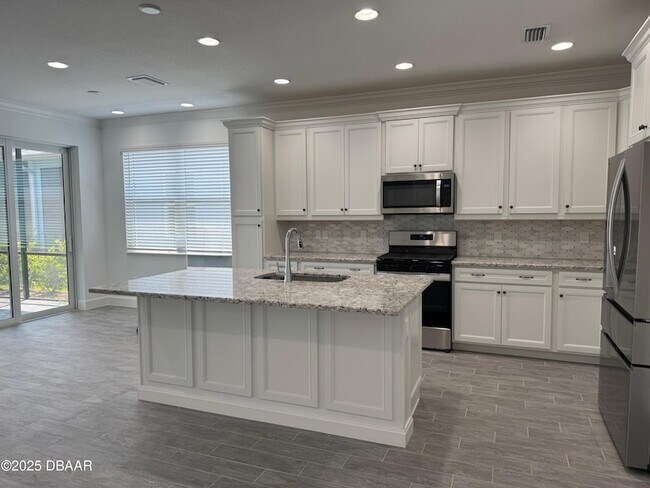 Building Photo - 725 Margaritaville Ave