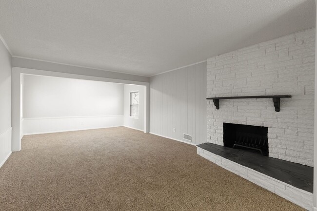 Building Photo - 3 Bed | 1.5 Bath — Comfortable Living in a Great Location