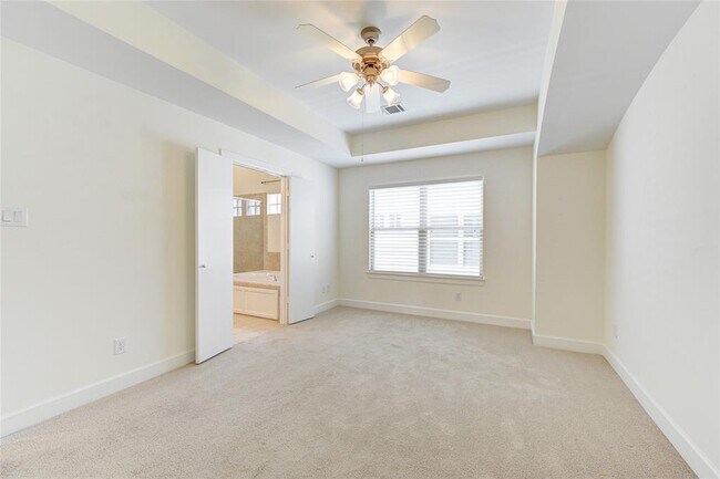 Building Photo - 11508 Main Cedar Dr