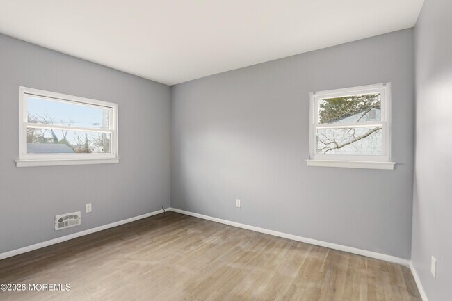 Building Photo - 1184 Dell St