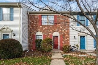 Building Photo - 13 Pear Tree Ln