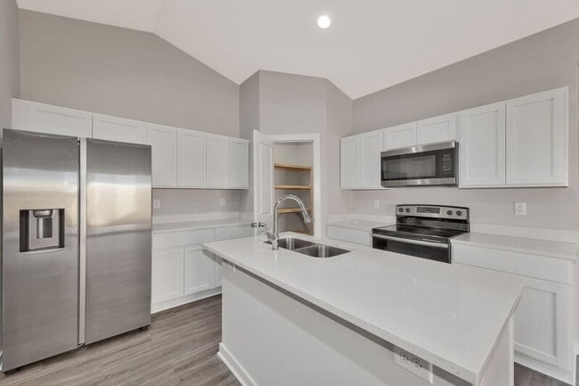 Building Photo - 13432 W Haskell Ct