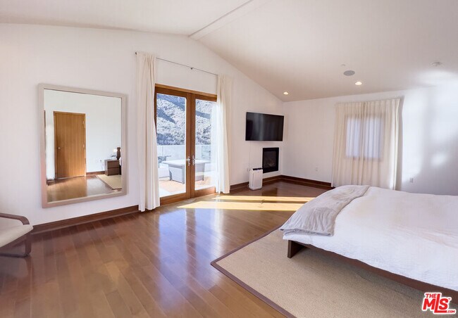 Building Photo - 29282 Circle Dr