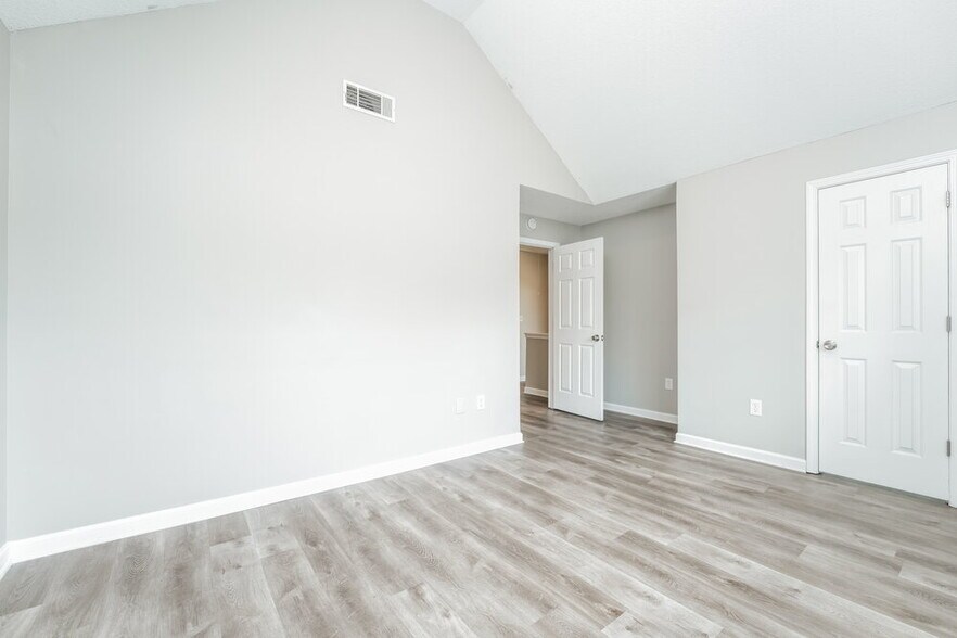 Building Photo - 2099 Mulberry Ln