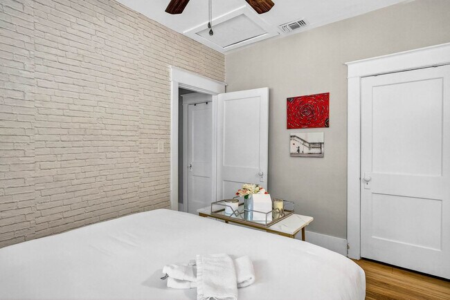 Building Photo - 5901 N Ola Ave