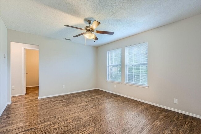 Building Photo - 123 Southampton Dr