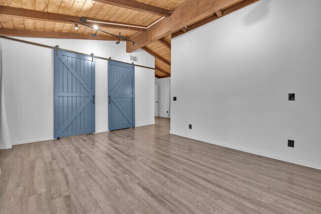 Building Photo - 3/3 HOME available NOW in DESCANSO w/ gara...