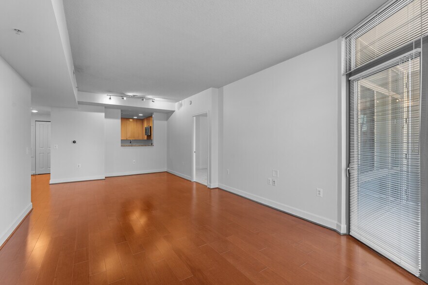 Building Photo - 3650 S Glebe Rd