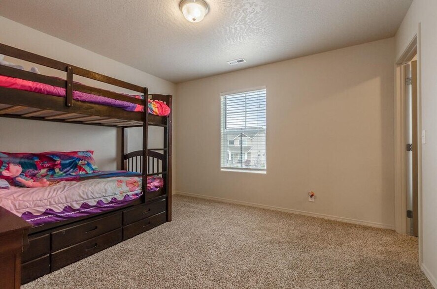 Building Photo - 4580 W Magrath Dr