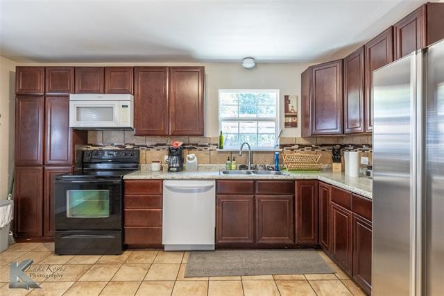 Building Photo - 833 Westview Dr