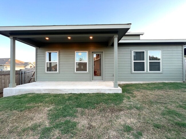 Building Photo - Two Story 5 bedrooms and 3 bath home for rent, Solar Panels, EV Charge Ready, in a quiet neighbor...