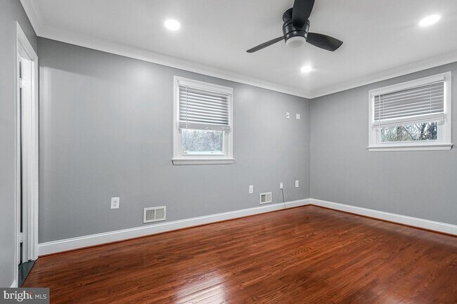 Building Photo - 6912 Eilerson St