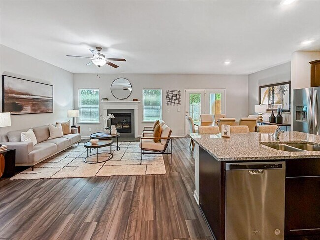 Building Photo - 5836 Hackberry Ln