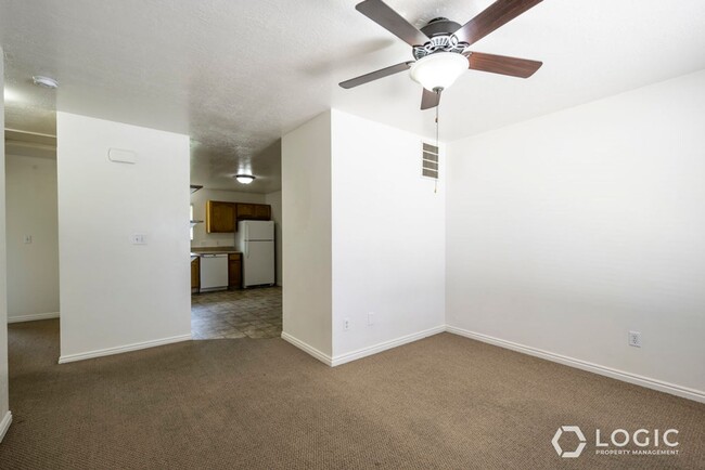 Building Photo - 934 E 500 N