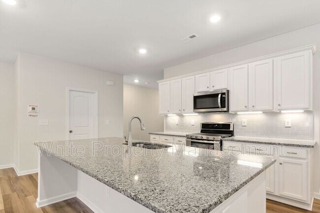 Building Photo - 3209 Glenn Hope Way