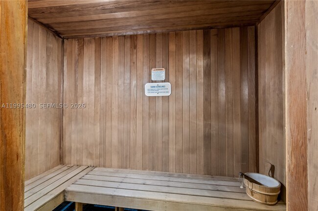 Building Photo - 6917 Collins Ave