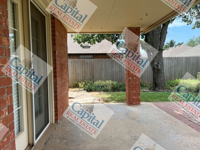 Building Photo - Beautiful 3 Bedroom W/ Move In Special
