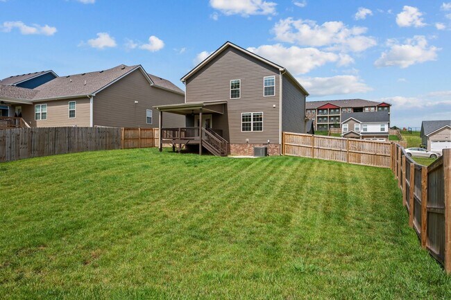 Building Photo - Beautiful Open-Concept Home with Covered Deck & Huge Backyard