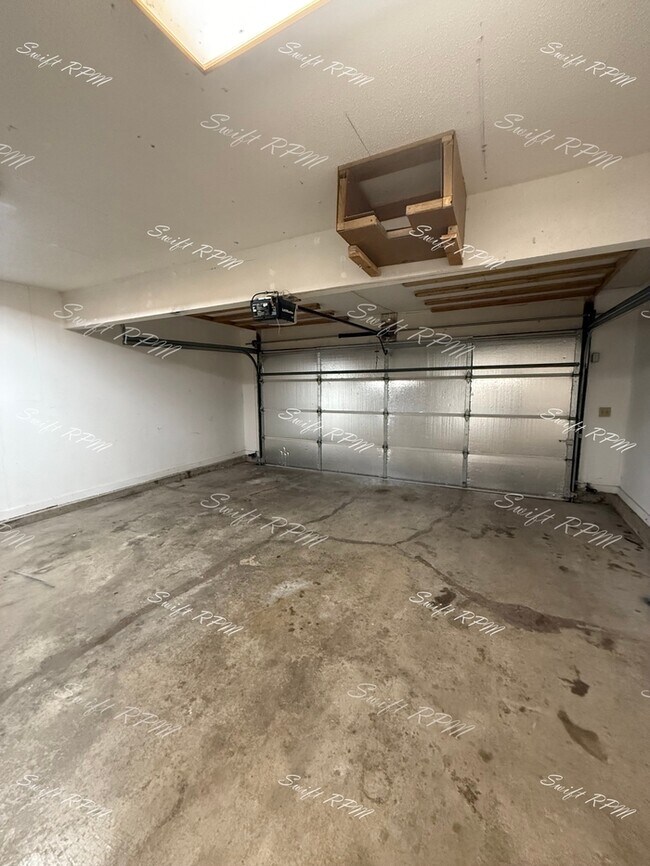 Building Photo - 1354 S Brentwood Dr