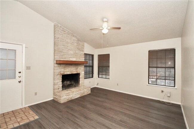 Building Photo - 6710 Hart Ln