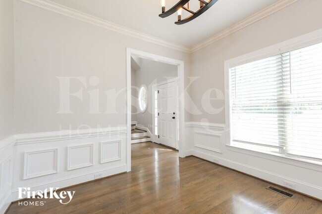 Building Photo - 7131 Greystone Village Ct