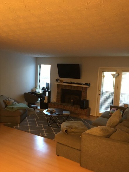 Building Photo - 701 Tuxworth Cir