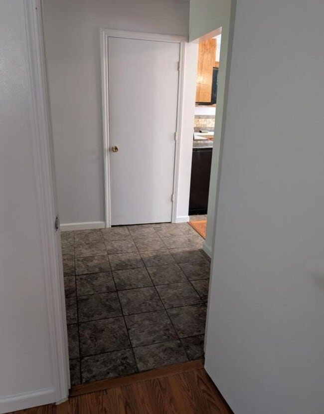 Building Photo - 56 Sand Lick Rd