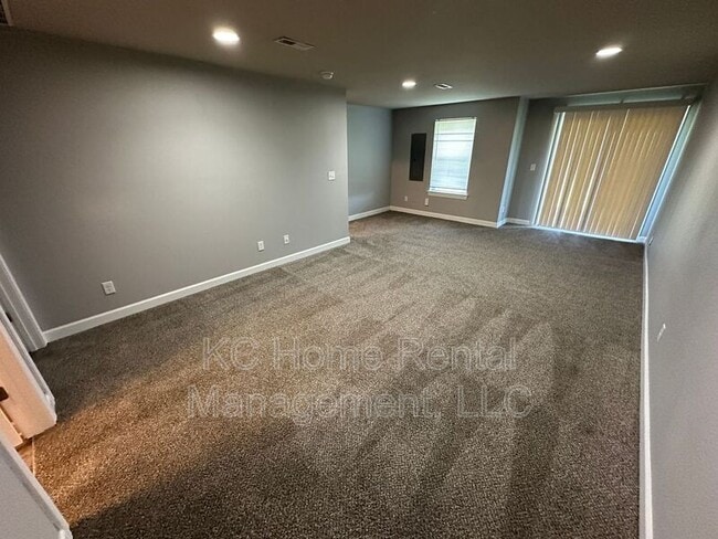 Building Photo - 10530 Kane Dr