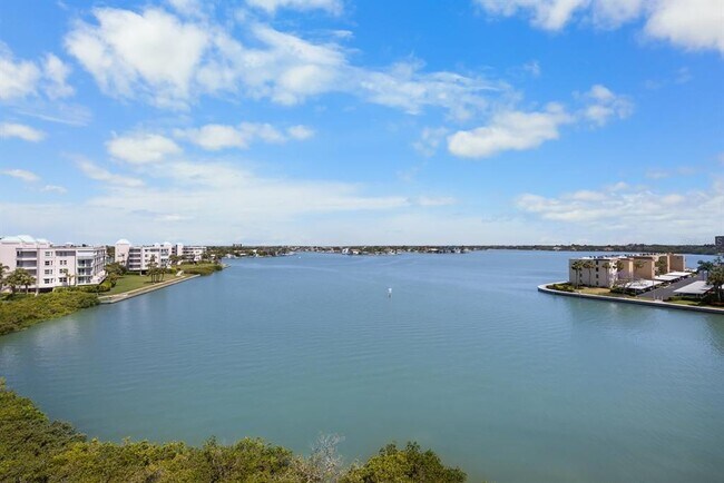 Building Photo - 7963 Sailboat Key Blvd S