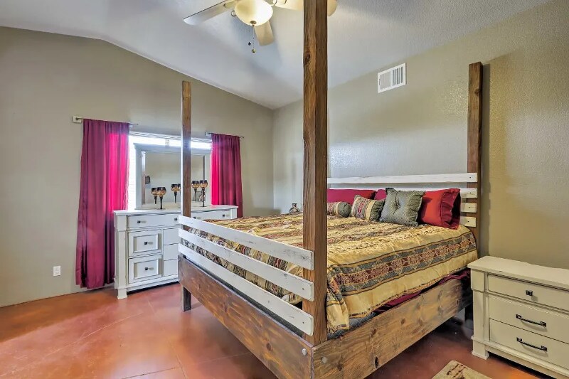 Building Photo - 2598 Rainbow Ave N