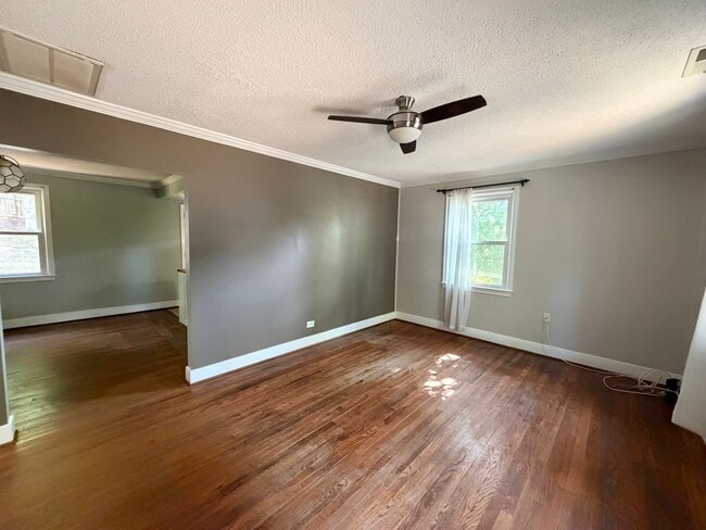 Building Photo - 1627 Mason Ln
