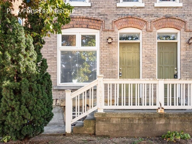 Building Photo - 1208 Indianola Ave