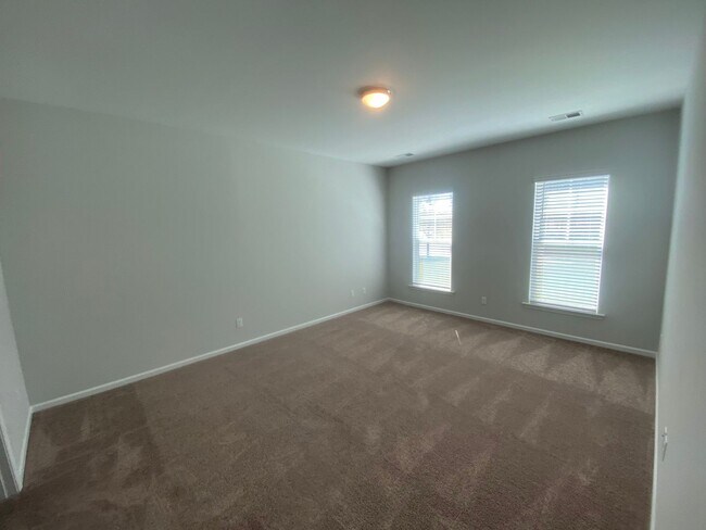 Building Photo - Spacious 4 Bedroom - great location in Pooler, Ga!!